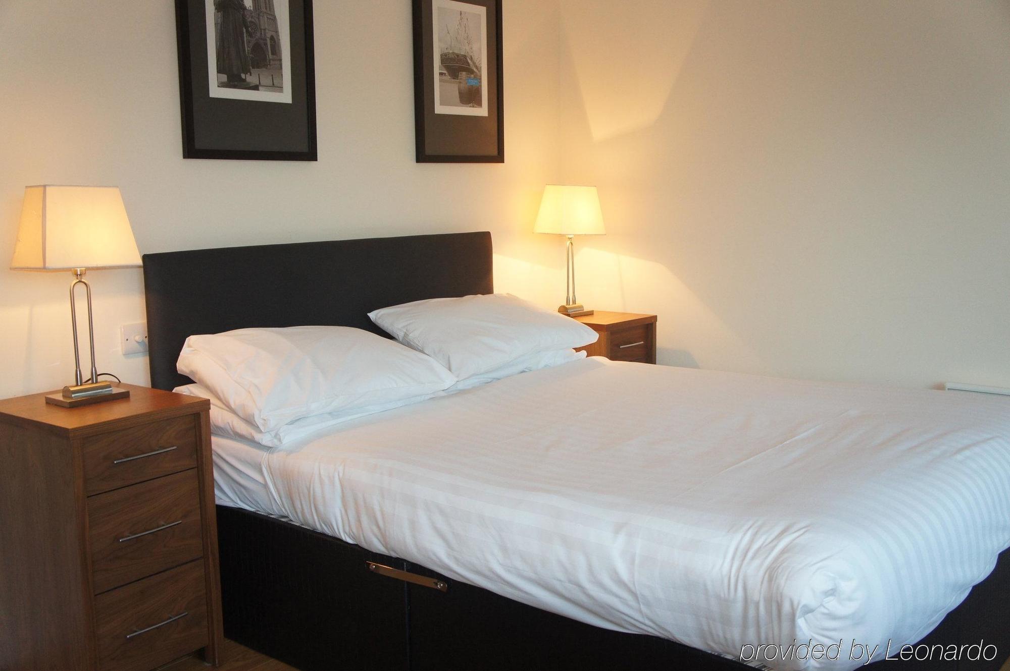 Hq Aparthotel Farnborough Farnborough  Kültér fotó