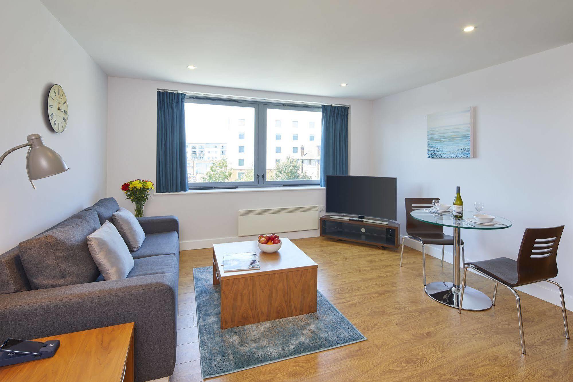 Hq Aparthotel Farnborough Farnborough  Kültér fotó